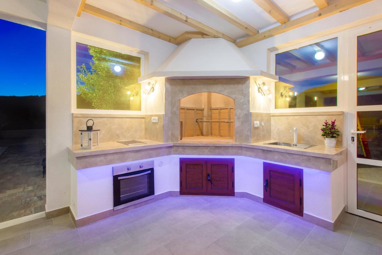 Villa Antonia With Heated Pool Dograde Exteriér fotografie