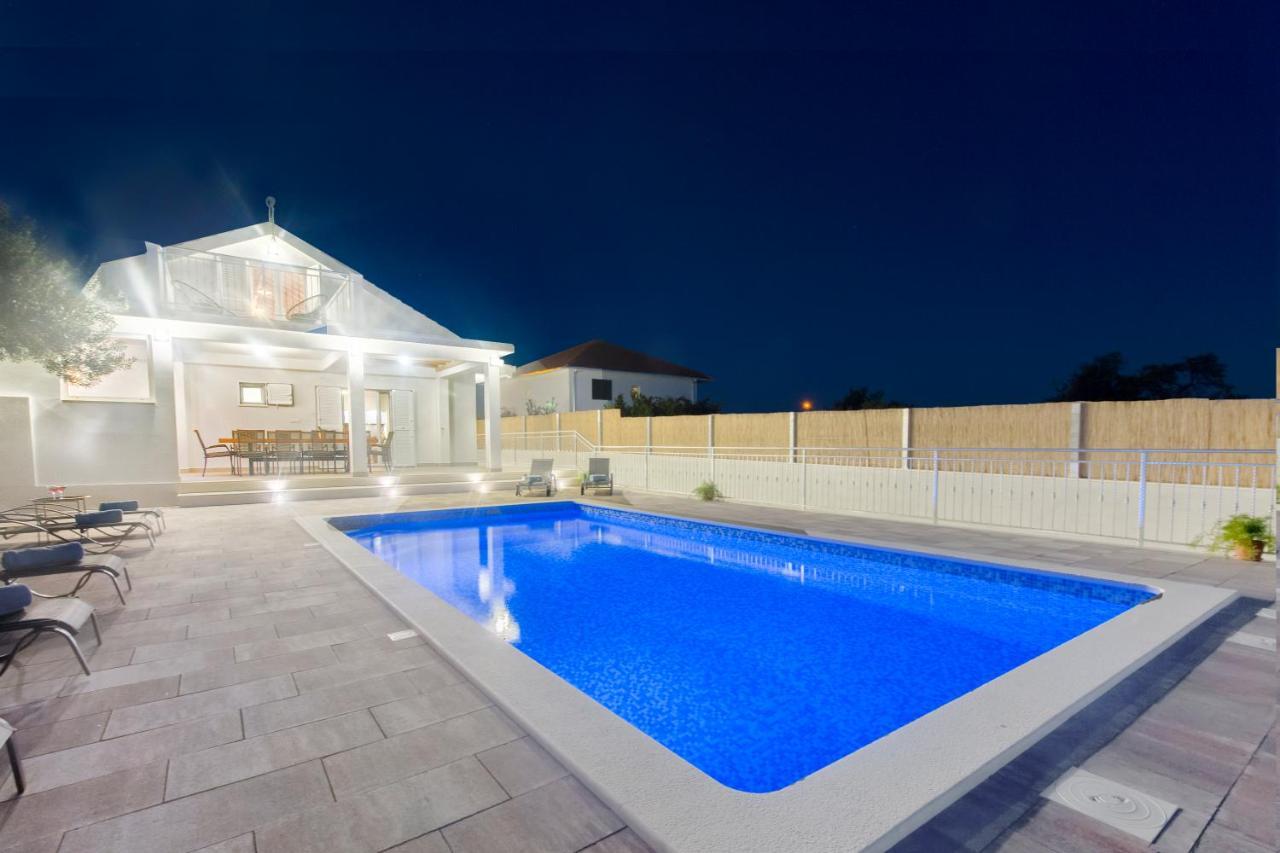 Villa Antonia With Heated Pool Dograde Exteriér fotografie